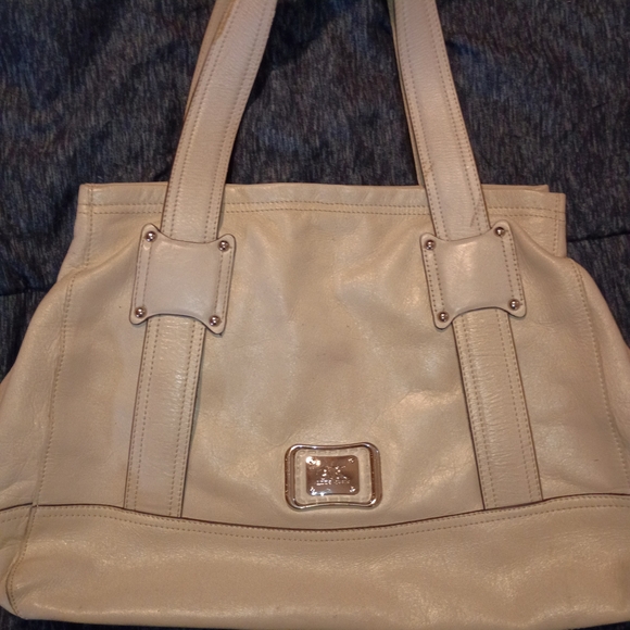 Elegant Cream Leather Anne Klein Tote Bag - Picture 1 of 7